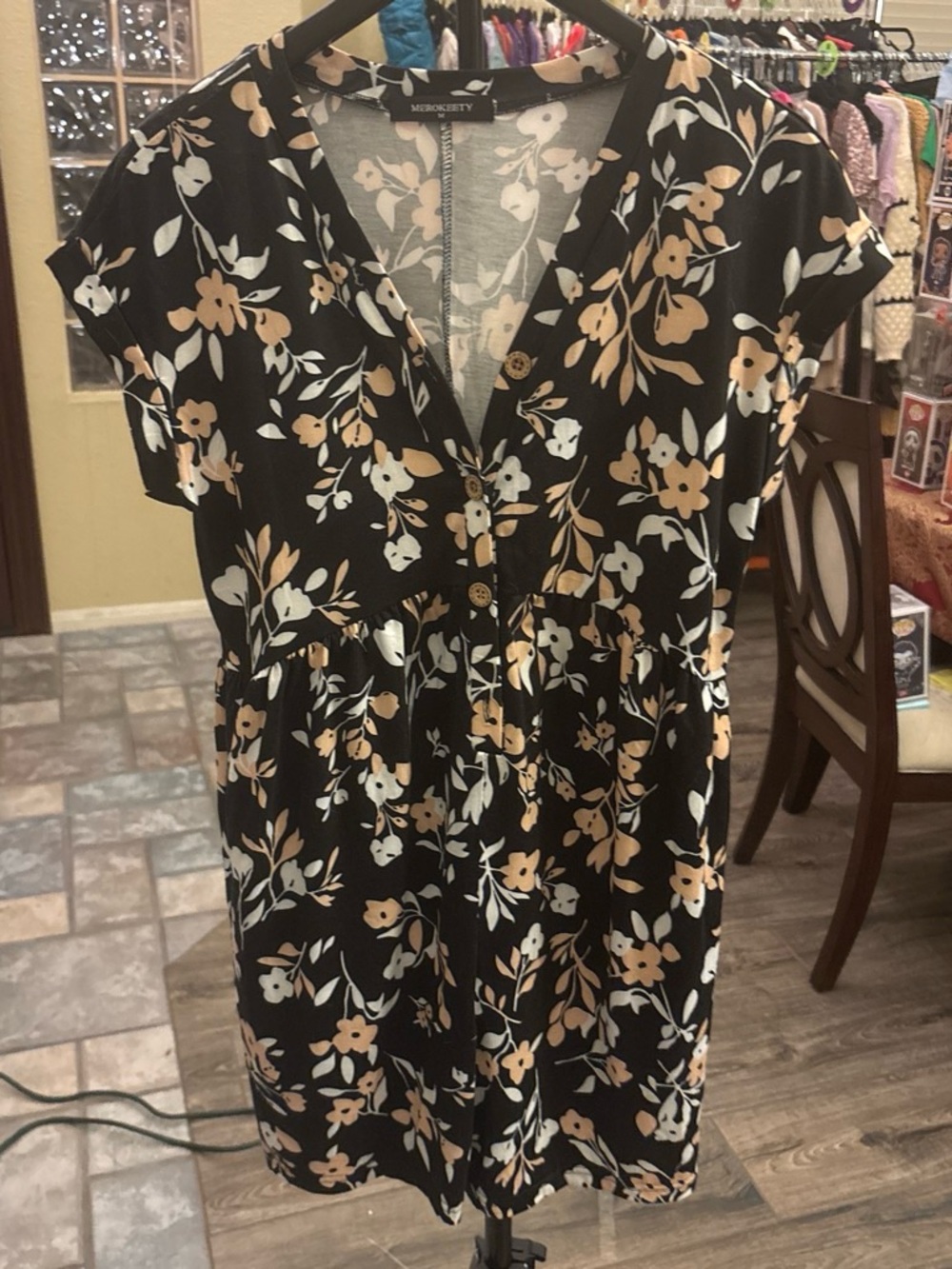 Black Floral Button-Front romper M